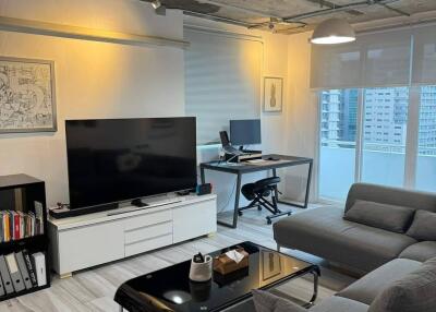 1-BR Condo at Asoke Place near MRT Sukhumvit