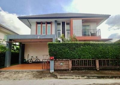 A two-story detached house with 4 bedrooms and 3 bathrooms in the Saraphi area near Waree Chiang Mai School.