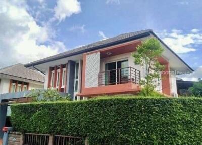 A two-story detached house with 4 bedrooms and 3 bathrooms in the Saraphi area near Waree Chiang Mai School.