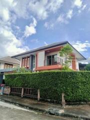 A two-story detached house with 4 bedrooms and 3 bathrooms in the Saraphi area near Waree Chiang Mai School.