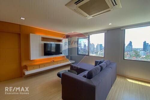 Modern 2 Bed Condo for Rent near BTS Phrompong, Sukhumvit