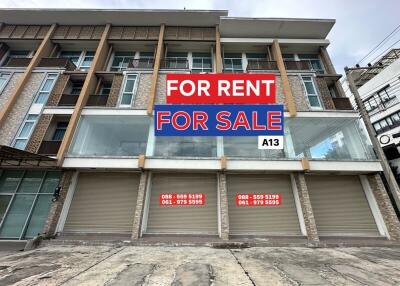 Commercial building for sale or rent