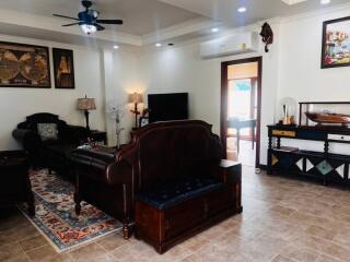 Spacious traditional-style living room