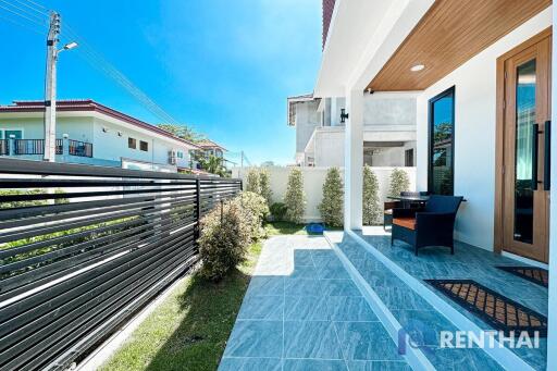 Luxury Living in Pattaya and Brand new house, fully furnished.