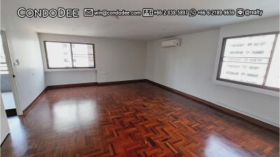 Renovated Large Condo Sukhumvit 23 Sale