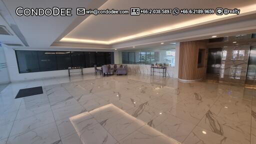 Renovated Large Condo Sukhumvit 23 Sale