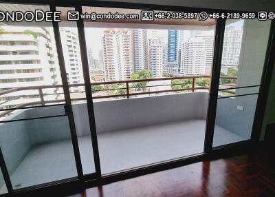 Renovated Large Condo Sukhumvit 23 Sale