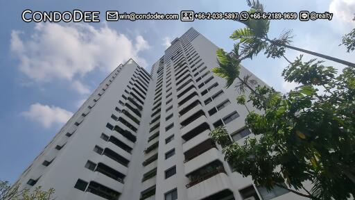 Renovated Large Condo Sukhumvit 23 Sale