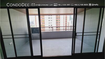 Renovated Large Condo Sukhumvit 23 Sale