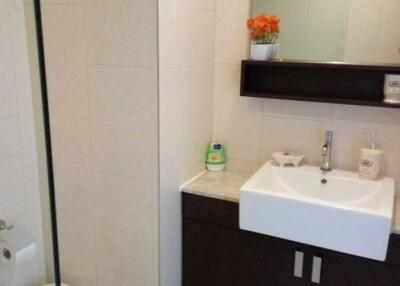 3-BR Condo at Renova Residence Chidlom Condominium near BTS Phloen Chit (ID 512295)