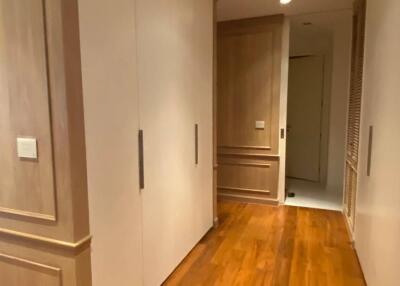 4-BR Condo at 185 Rajadamri near BTS Ratchadamri (ID 438231)