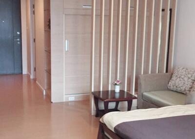 1-BR Condo at The Trendy Condominium near BTS Nana