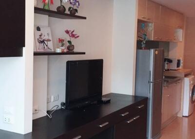 1-BR Condo at The Trendy Condominium near BTS Nana