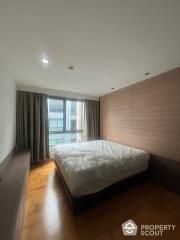 2-BR Condo at Issara @ 42 Sukhumvit Condominium near BTS Ekkamai