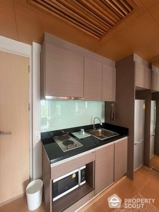 2-BR Condo at Issara @ 42 Sukhumvit Condominium near BTS Ekkamai