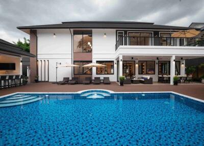 Brand new 5 bed luxury pool villa for sale in Muang Chiang Mai