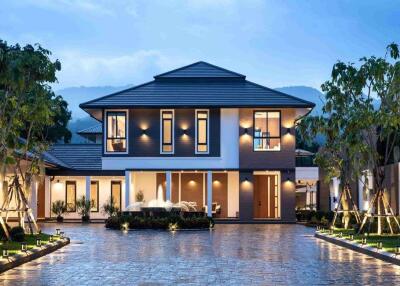 Brand new 5 bed luxury pool villa for sale in Muang Chiang Mai