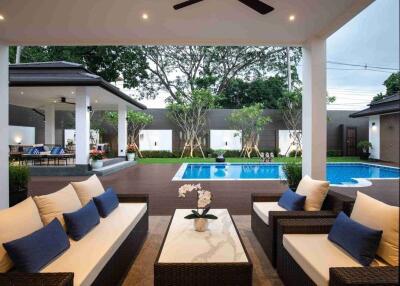 Brand new 5 bed luxury pool villa for sale in Muang Chiang Mai