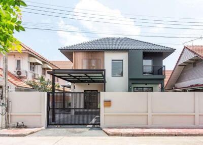 Newly renovated house with pool for sale in Hang Dong, Chiang Mai