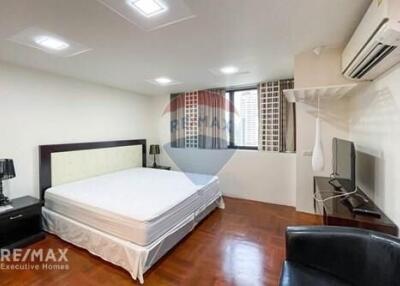 Newly Renovated Duplex with 3 Bedrooms, Steps Away from ThongLor BTS