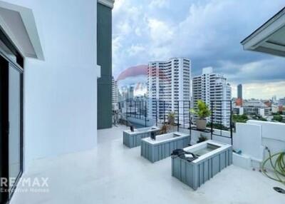 Newly Renovated Duplex with 3 Bedrooms, Steps Away from ThongLor BTS