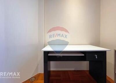 Newly Renovated Duplex with 3 Bedrooms, Steps Away from ThongLor BTS