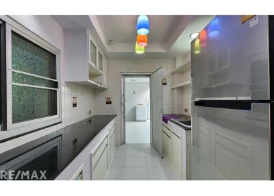 Modern 4 Bed House for Rent with Garden near Phromphong BTS