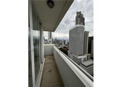 Rare 1 Bedroom Condo with Spacious Living on High Floor  Asoke Place  5 Mins Walk to MRT Sukhumvit