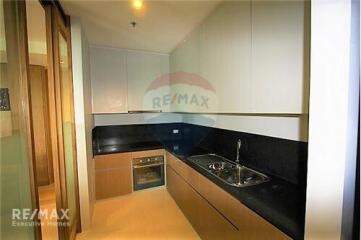 Spacious 3-Bedroom Plus Office Condo in Thonglor