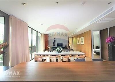 Spacious 3-Bedroom Plus Office Condo in Thonglor