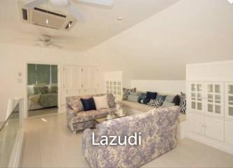 Luxury Designer 4 Bed Vila beside the Beach