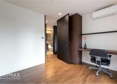 Newly Renovated 2-Bedroom Condo with Large Balcony and BTS Phloen Chit View