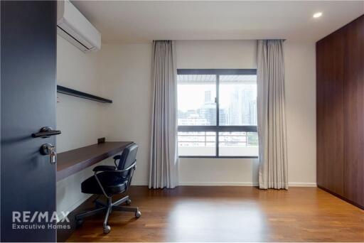 Newly Renovated 2-Bedroom Condo with Large Balcony and Nice View, 13 Mins Walk to BTS Phloen Chit