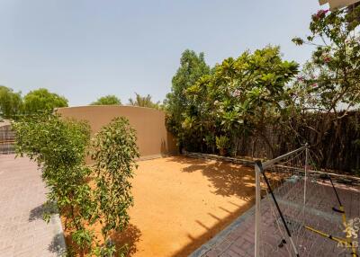 Unfurnished Villa  Private Garden  Big Layout