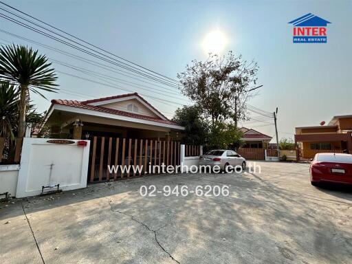 Exterior view of a house with driveway