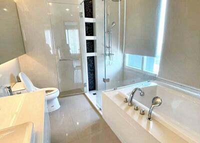 3 Bed 3 Bath 171.98 SQ.M Menam Residences Condominium