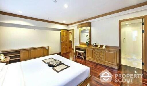 4-BR Apt. near BTS Phrom Phong