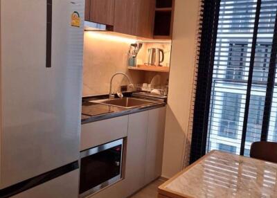 1-BR Condo at Noble Ploenchit near BTS Phloen Chit