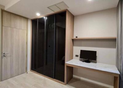 1-BR Condo at Noble Ploenchit near BTS Phloen Chit