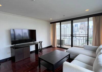 2-BR Condo at Lake Green near BTS Asok