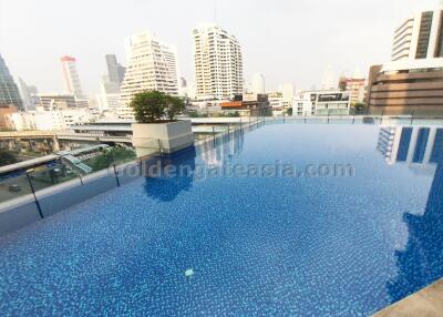 2 Bedrooms Furnished Condo with Balcony at The Infinity - Sathorn