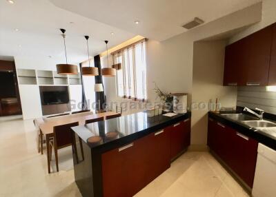 2 Bedrooms Furnished Condo with Balcony at The Infinity - Sathorn