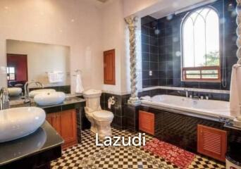 Large Tuscany Designed 4 Bed Pool Villa