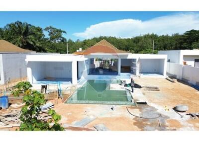 Luxurious pool villas near Ao nang beach