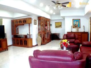 2 bedroom Condo in Jomtien Shining Star Jomtien