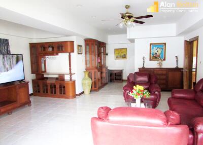 2 bedroom Condo in Jomtien Shining Star Jomtien