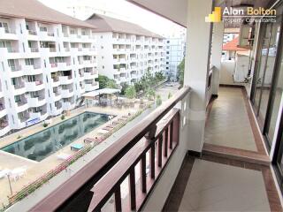 2 bedroom Condo in Jomtien Shining Star Jomtien