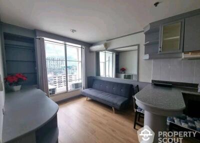 2-BR Condo at Baan Pathumwan near BTS Phaya Thai