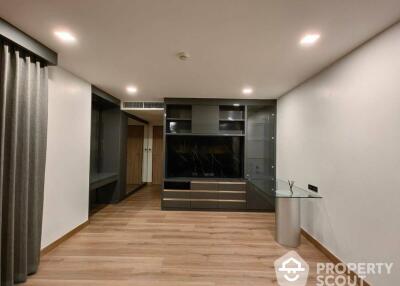 3-BR Condo at Somkid Gardens Condominium near BTS Chit Lom