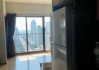 1-BR Condo at Noble Revent near BTS Phaya Thai